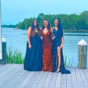 Meet your Posher, Elizabeth